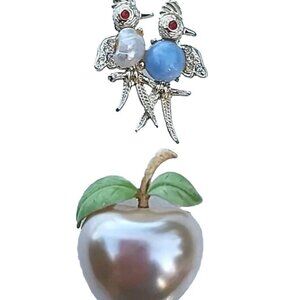 VTG Simulated Pearl Parrot Birds W/Red Eyes & Signed JJ Apple Brooch Set Of 2